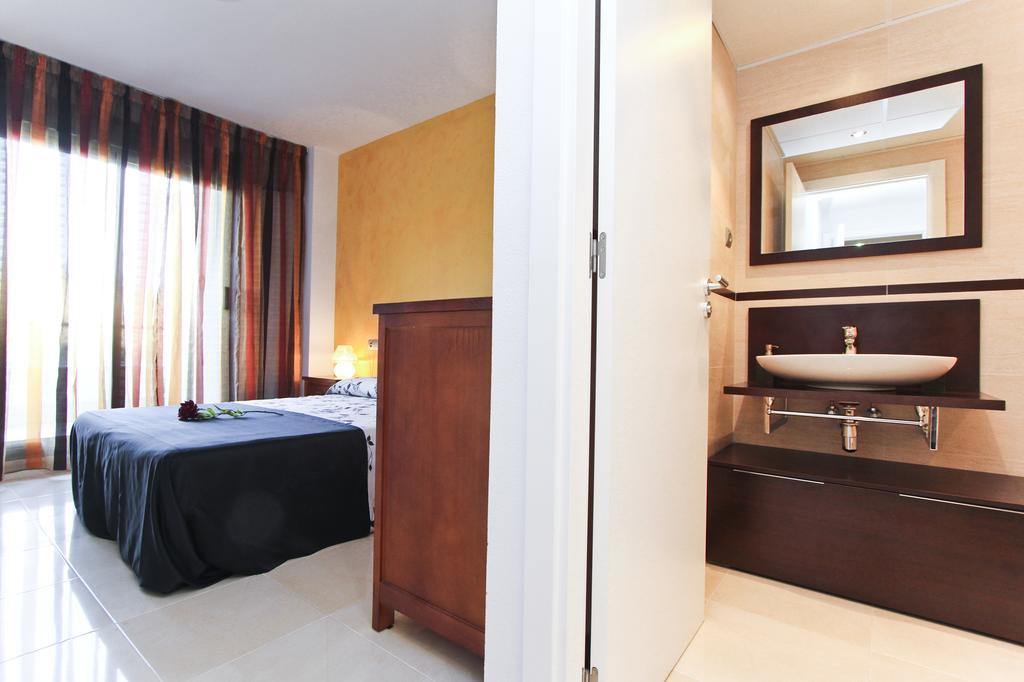 J Tramuntana Planet Costa Dorada Daire Salou Oda fotoğraf